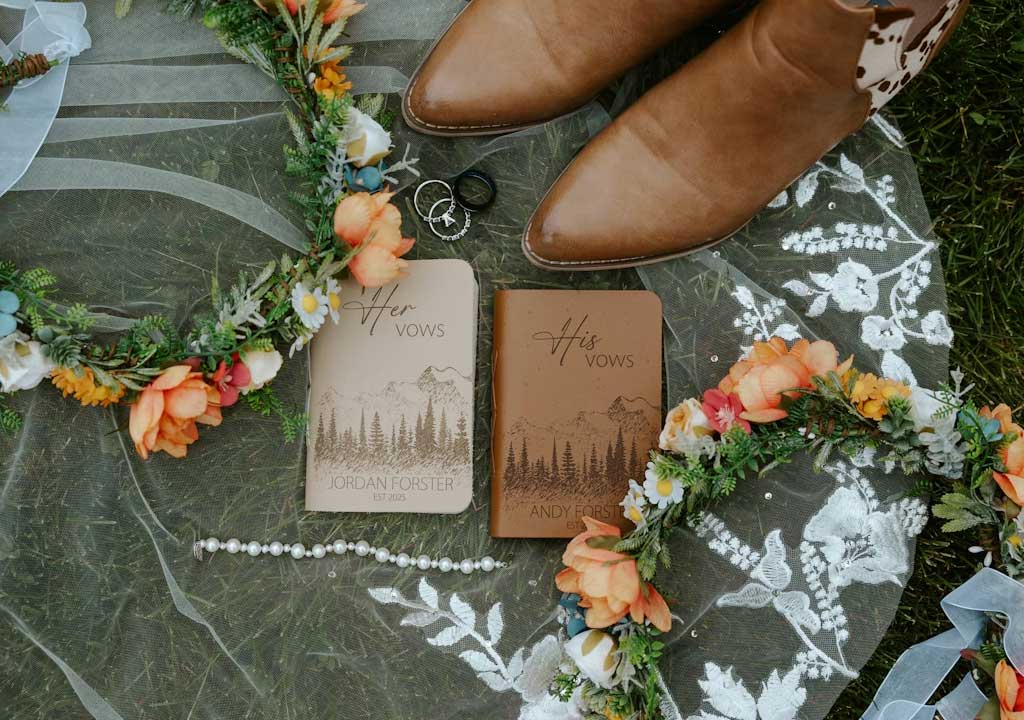 How to Choose Traditional Anniversary Gifts That Endure